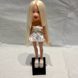 rebodied, restyled Bratz scorchin cloe